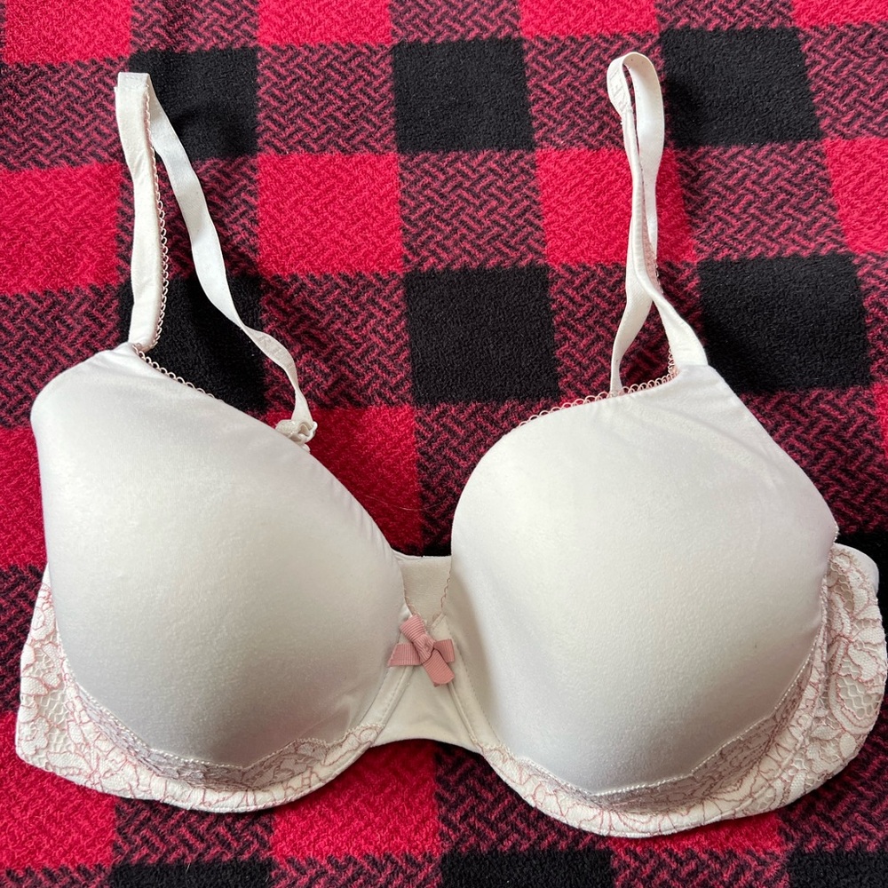 Victoria's Secret Cream Bra with Pink Bow Accent